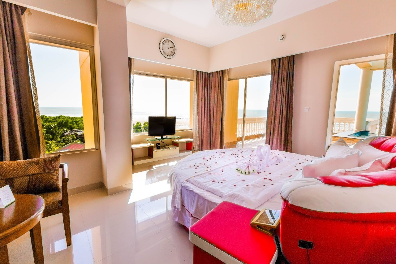 Royal Paradise Suite Sea View